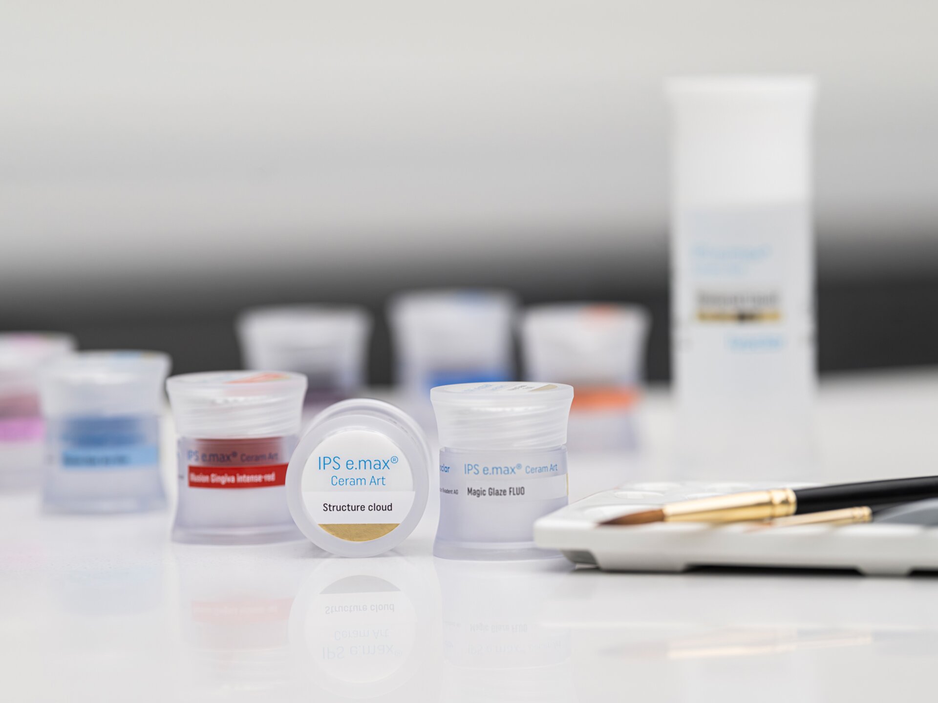 Imal　IPS COSMETIC IPS Empress Direct Refill, BL-L Enamel Syringe- Light-curing